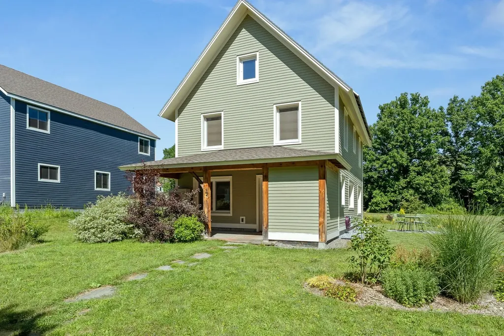 22 Common Way Charlotte VT 05445