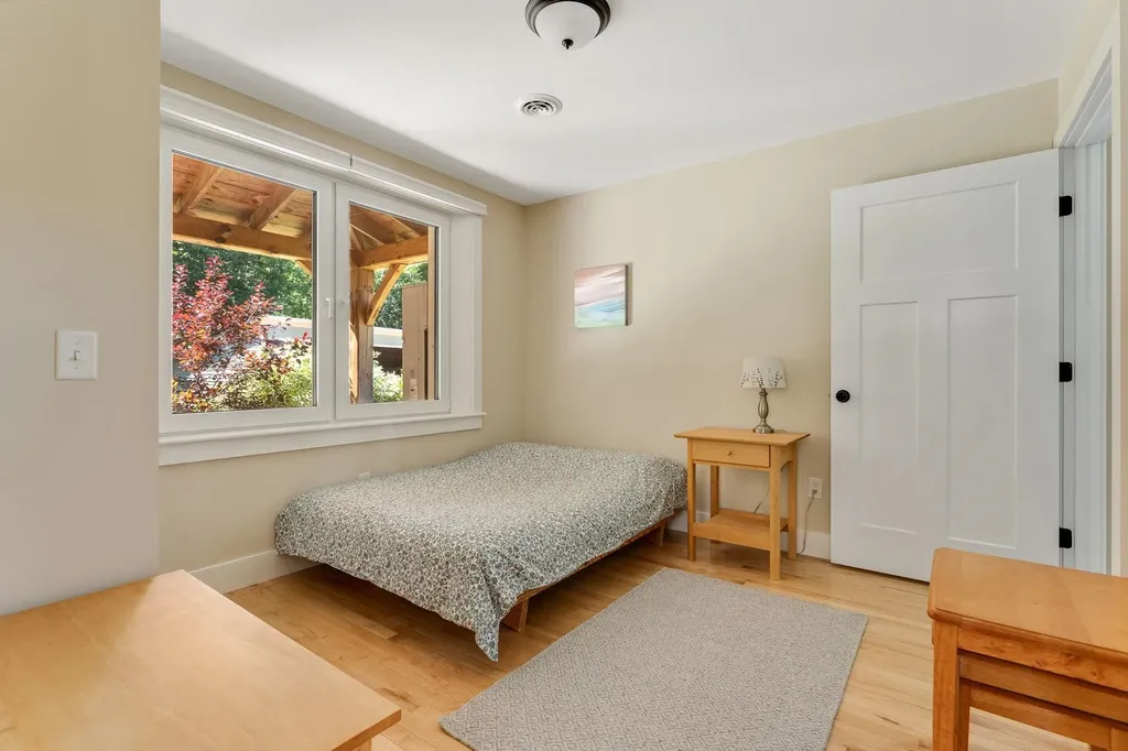 22 Common Way Charlotte VT 05445