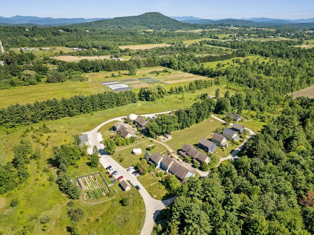 22 Common Way Charlotte VT 05445