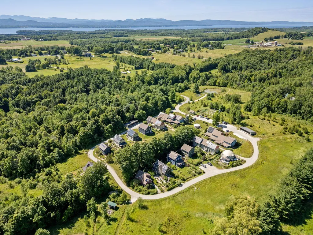 22 Common Way Charlotte VT 05445