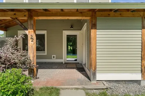 22 Common Way Charlotte VT 05445