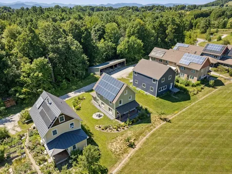 22 Common Way Charlotte VT 05445
