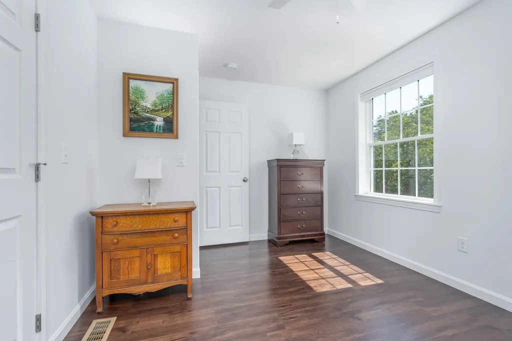 4 Sandy Point Road Barnstead NH 03225