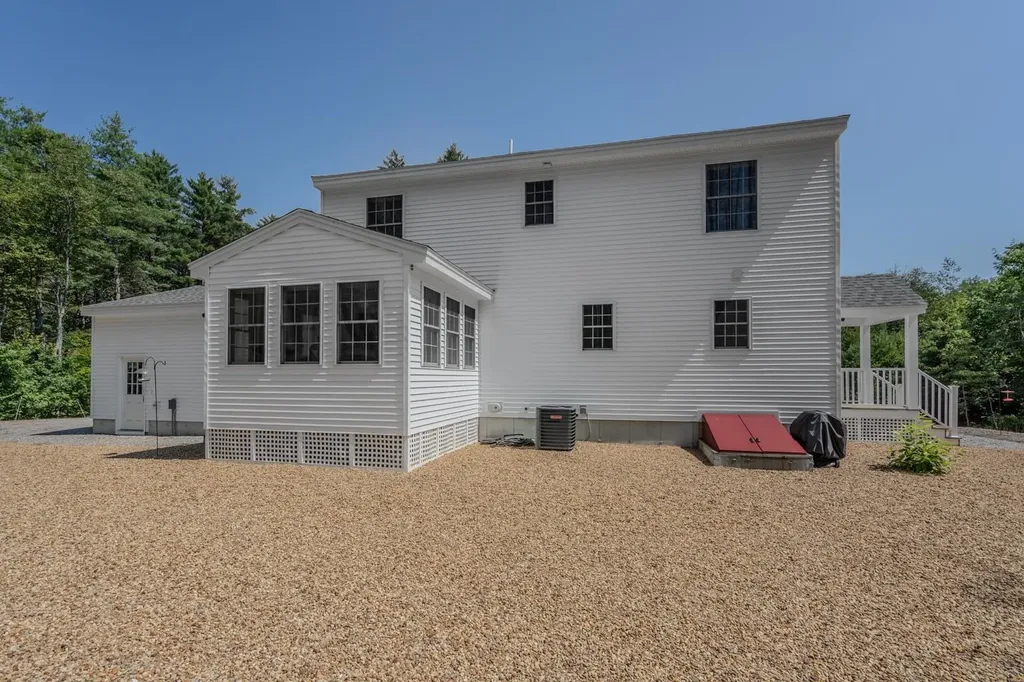 4 Sandy Point Road Barnstead NH 03225