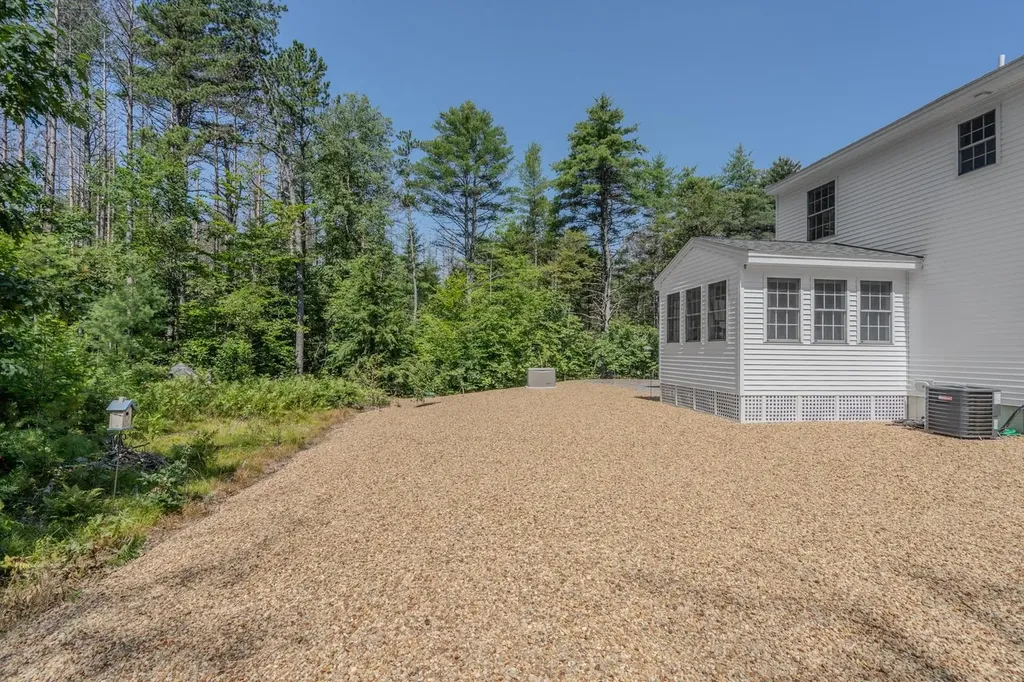 4 Sandy Point Road Barnstead NH 03225