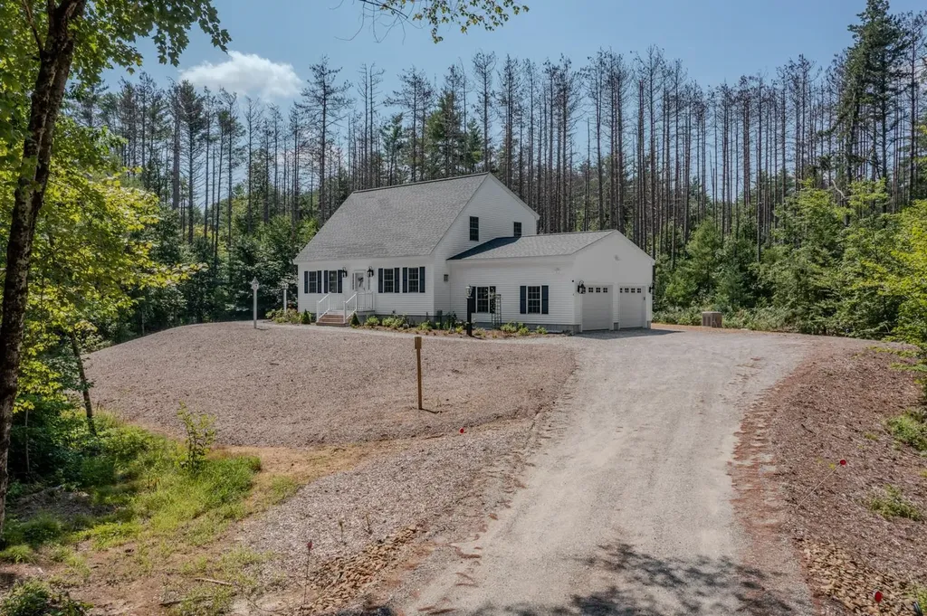 4 Sandy Point Road Barnstead NH 03225