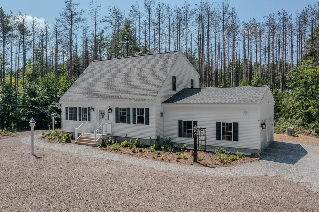 4 Sandy Point Road Barnstead NH 03225