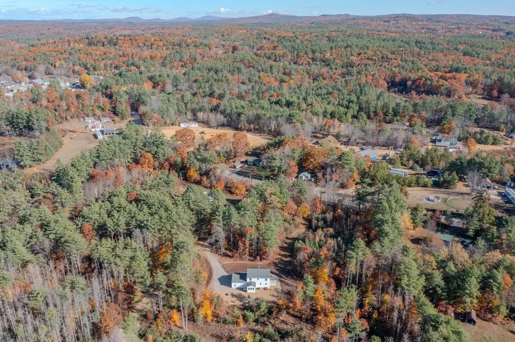 4 Sandy Point Road Barnstead NH 03225