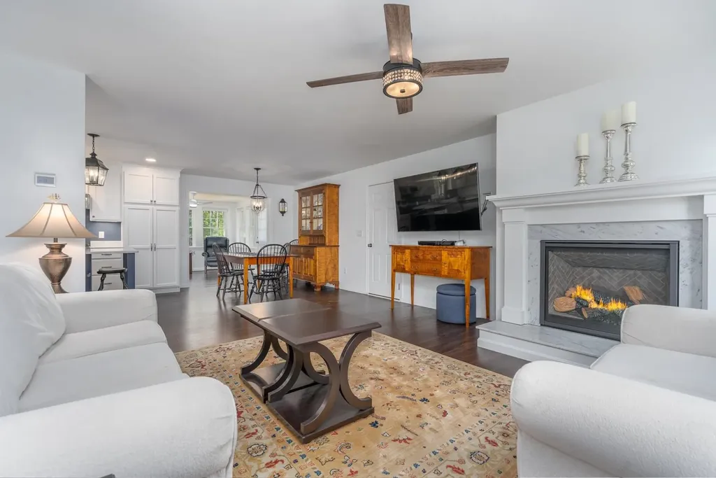 4 Sandy Point Road Barnstead NH 03225