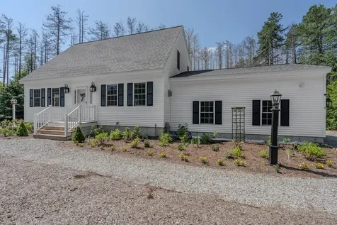 4 Sandy Point Road Barnstead NH 03225