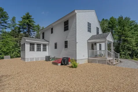 4 Sandy Point Road Barnstead NH 03225