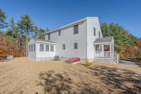 4 Sandy Point Road Barnstead NH 03225