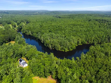 2 Matties Way Hollis NH 03049