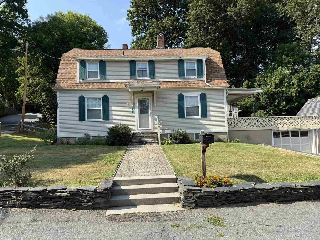 10 Derby Court Springfield VT 05156