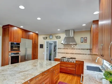 196 Four Sisters Road South Burlington VT 05403