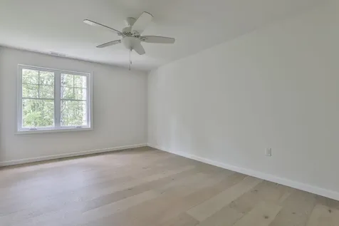 25 Autumn Lane Raymond NH 03077