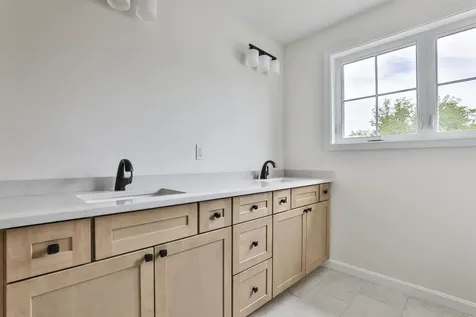 25 Autumn Lane Raymond NH 03077