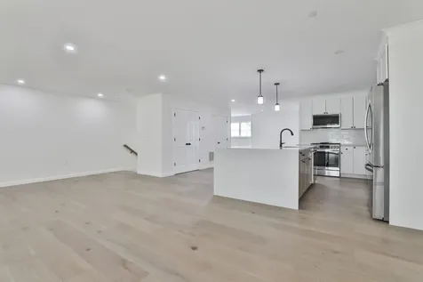 25 Autumn Lane Raymond NH 03077
