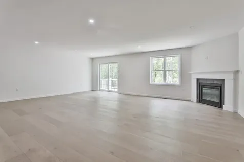 25 Autumn Lane Raymond NH 03077