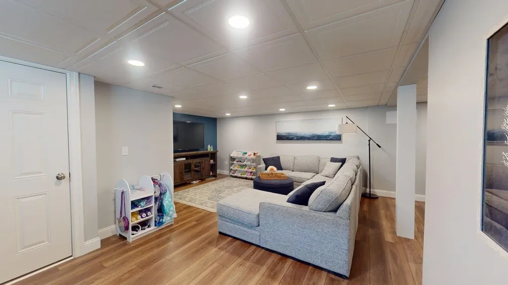 155 Shore Drive Nashua NH 03062