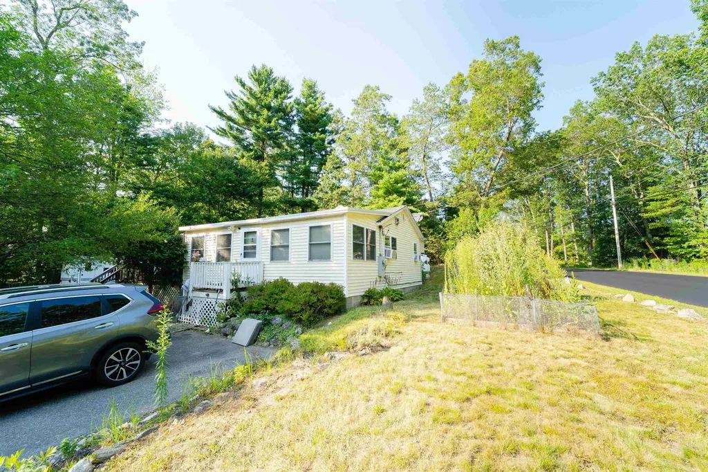 1 Hilda Avenue Derry NH 03038