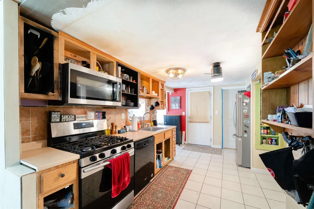 1 Hilda Avenue Derry NH 03038
