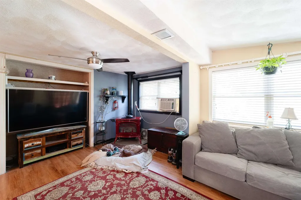 1 Hilda Avenue Derry NH 03038