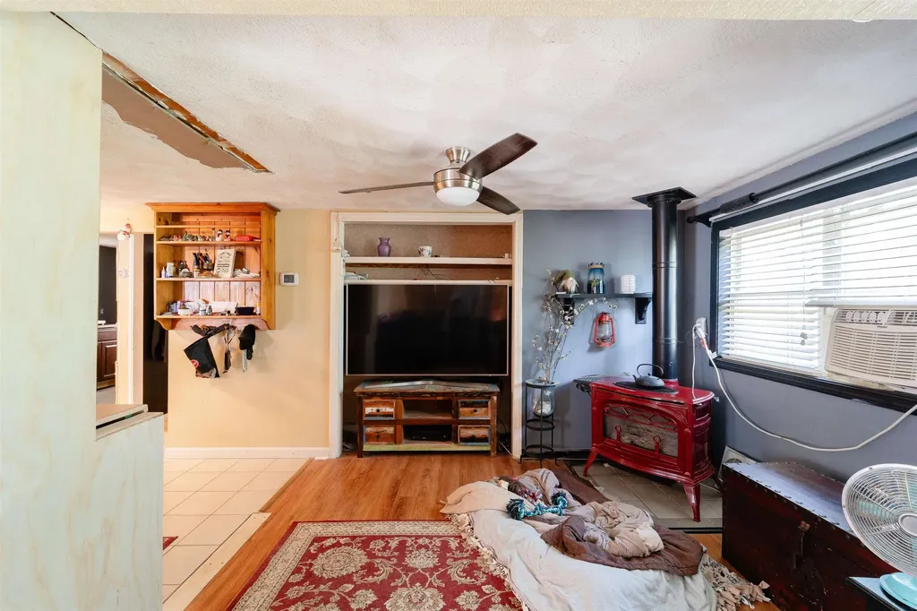 1 Hilda Avenue Derry NH 03038