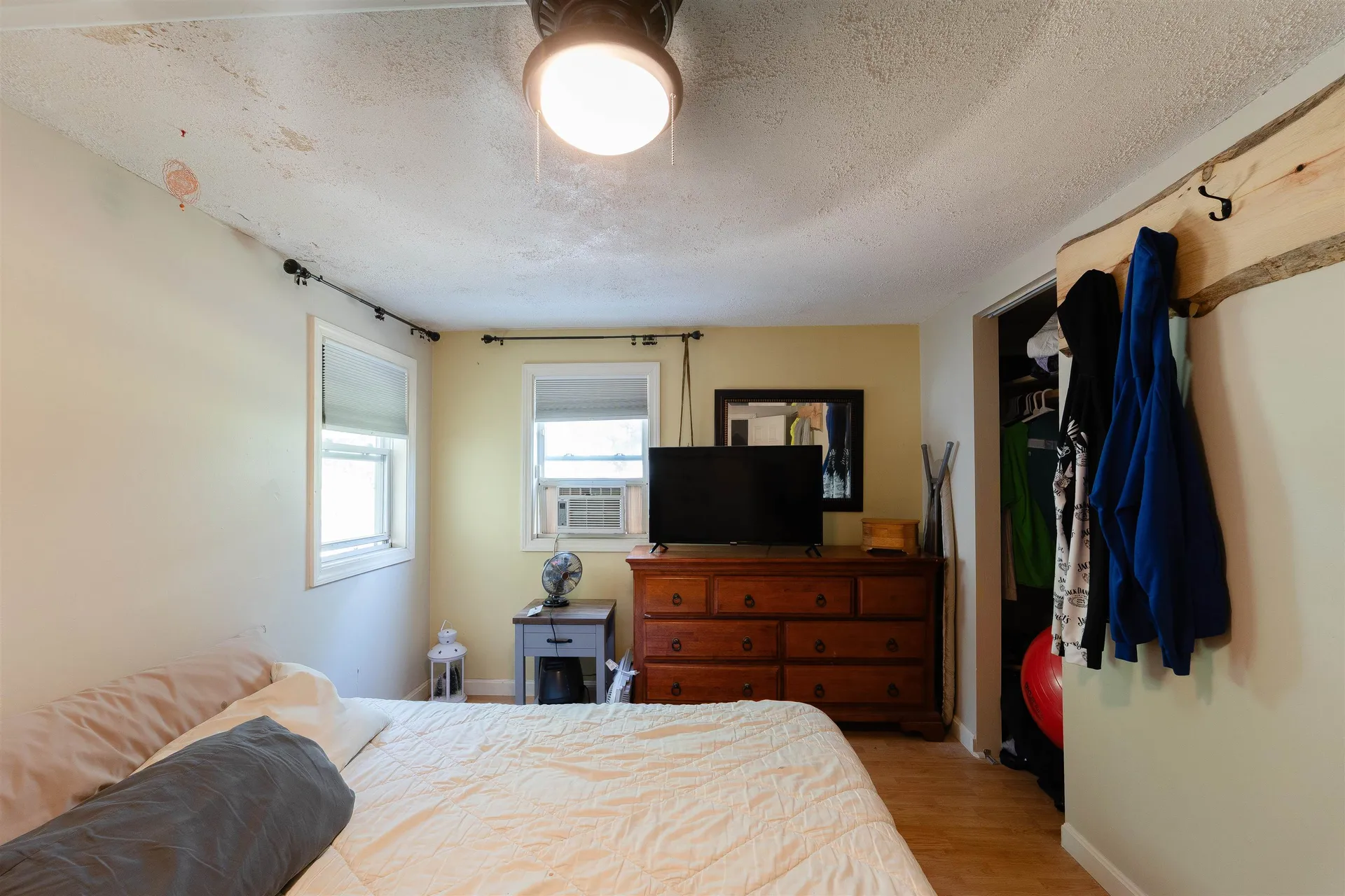1 Hilda Avenue Derry NH 03038