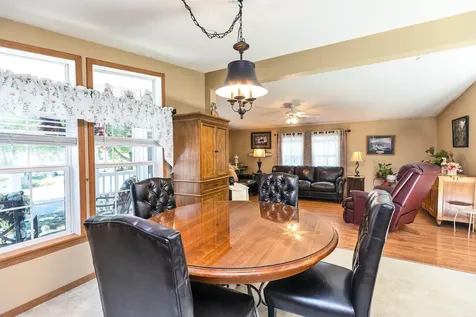 239 Victorian Way Manchester NH 03104