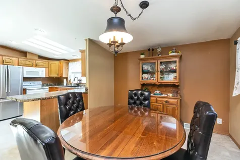 239 Victorian Way Manchester NH 03104