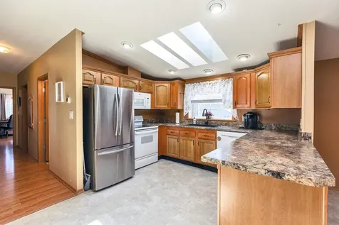 239 Victorian Way Manchester NH 03104