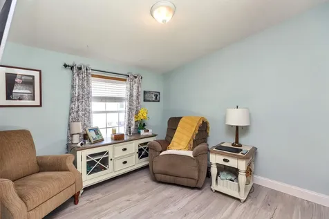 239 Victorian Way Manchester NH 03104