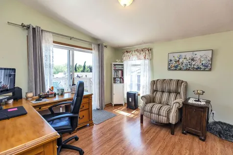 239 Victorian Way Manchester NH 03104