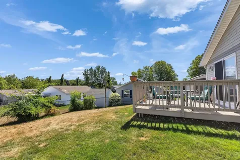 239 Victorian Way Manchester NH 03104