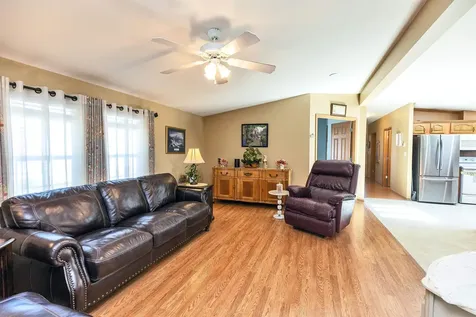 239 Victorian Way Manchester NH 03104