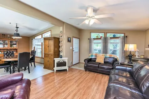 239 Victorian Way Manchester NH 03104