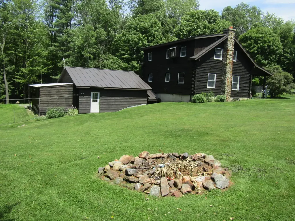 1285 Witchcat Road Bakersfield VT 05441