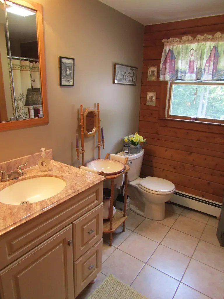 1285 Witchcat Road Bakersfield VT 05441