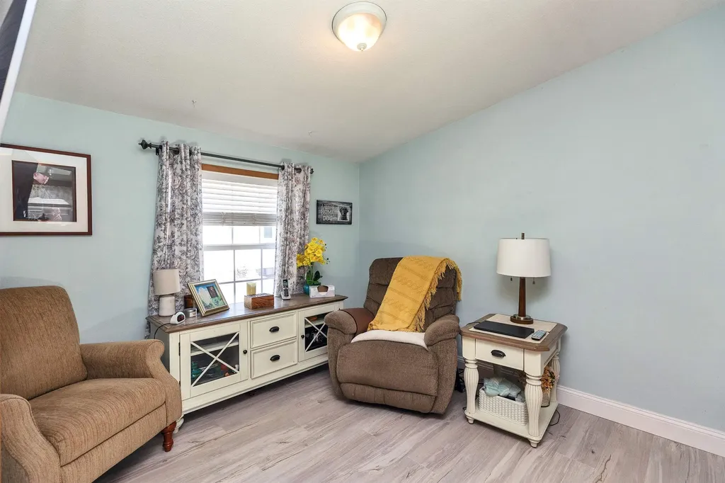 239 Victorian Way Manchester NH 03104