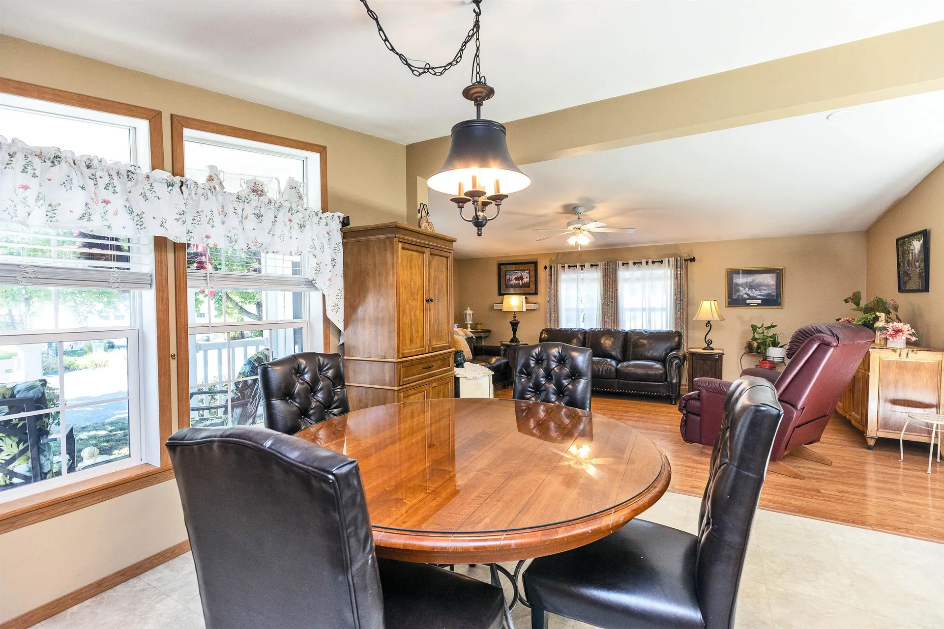 239 Victorian Way Manchester NH 03104