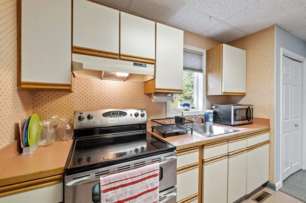 214 Lake Street Bristol NH 03222