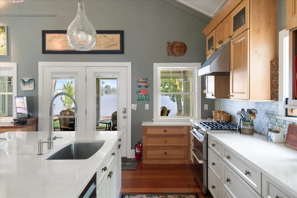 189 Fee Fee Point Road North Hero VT 05474