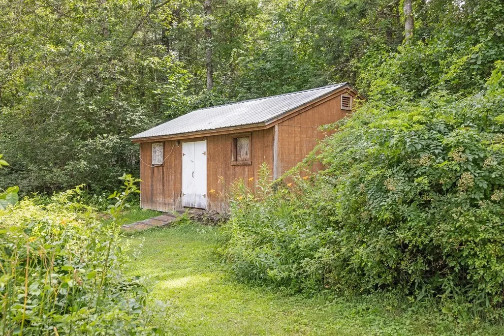 683 Hunkins Pond Road Sanbornton NH 03269
