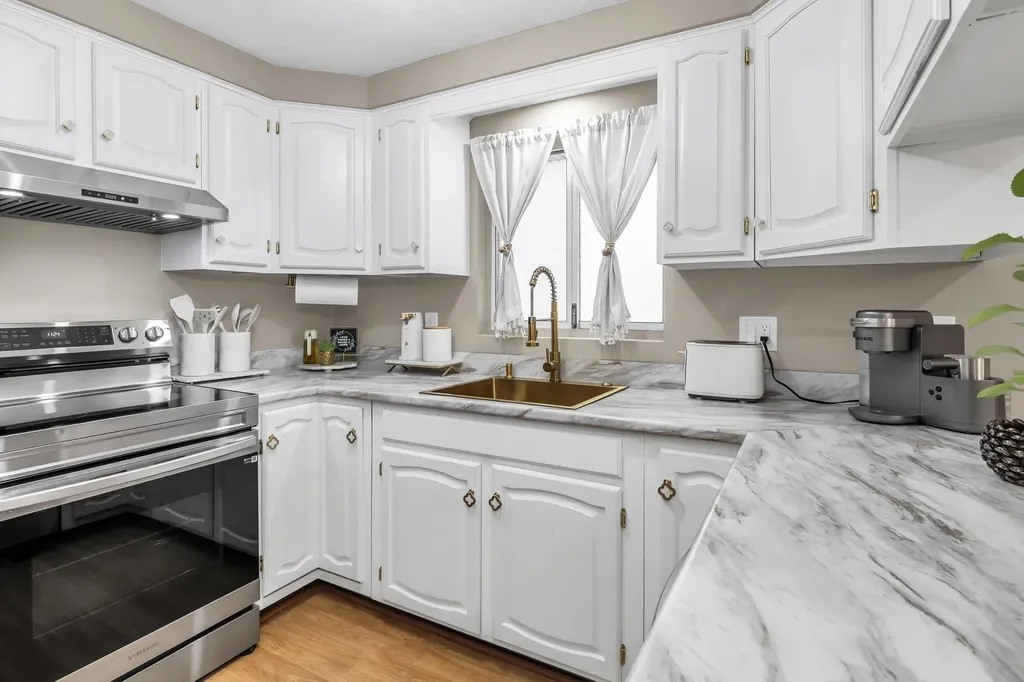 394 Cedar Street Manchester NH 03103