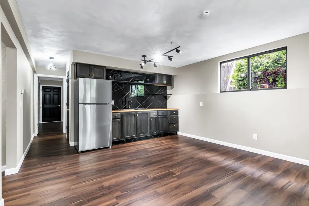 394 Cedar Street Manchester NH 03103