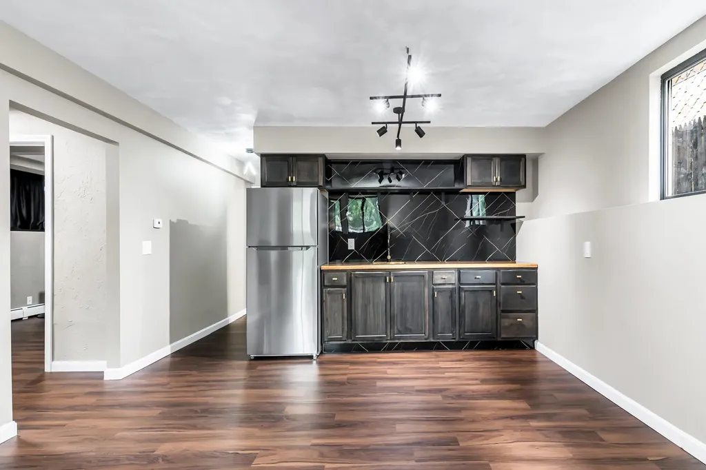 394 Cedar Street Manchester NH 03103