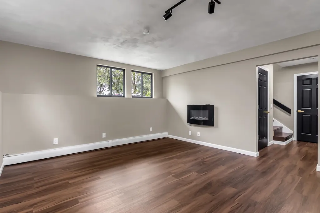 394 Cedar Street Manchester NH 03103