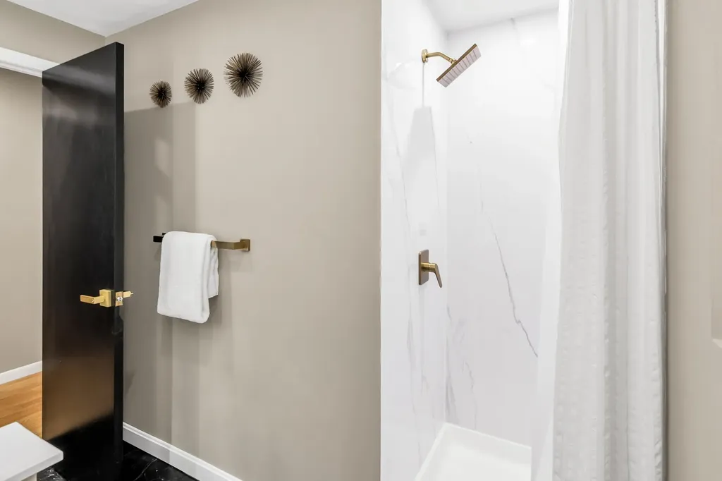 394 Cedar Street Manchester NH 03103