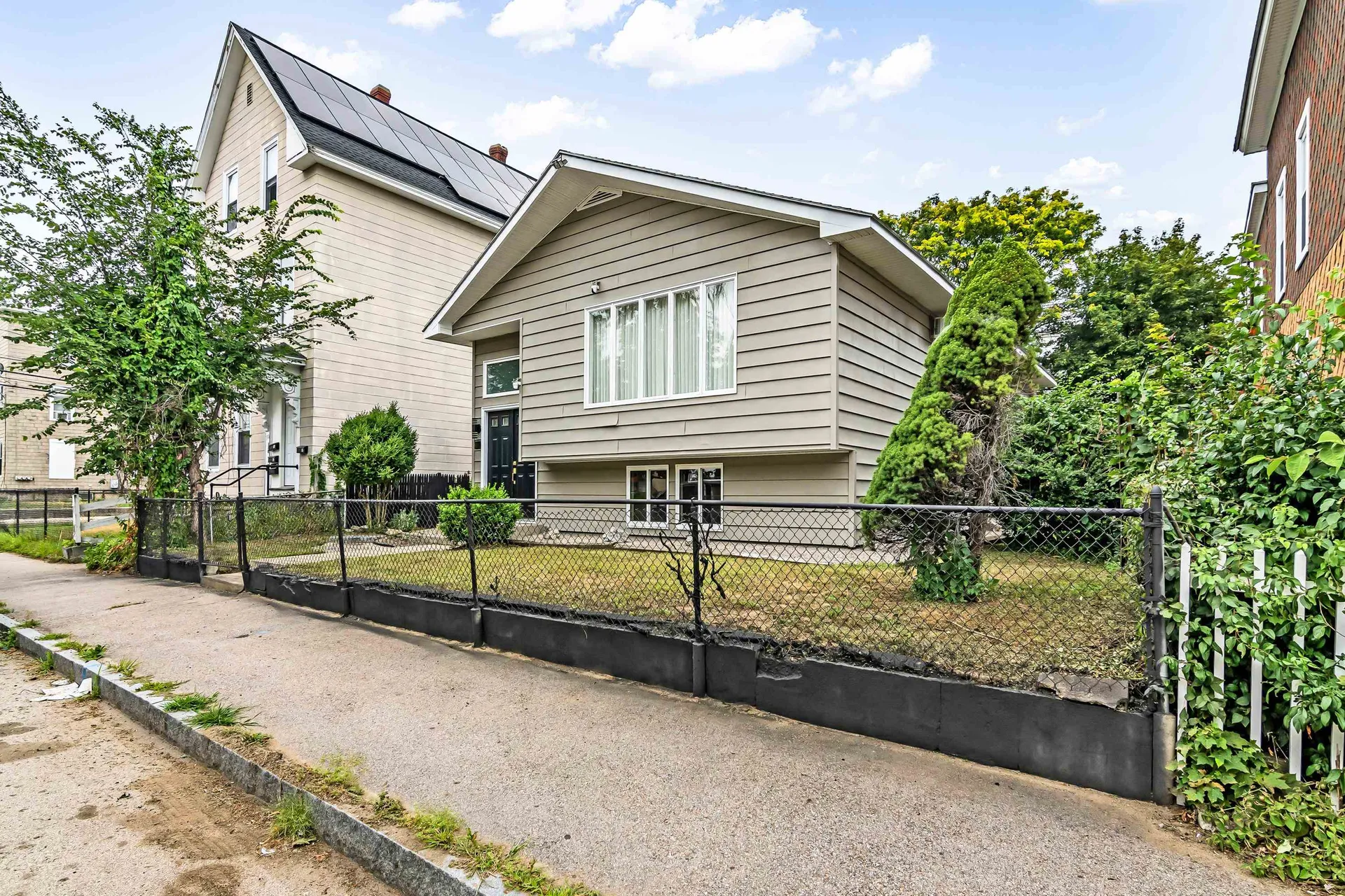 394 Cedar Street Manchester NH 03103